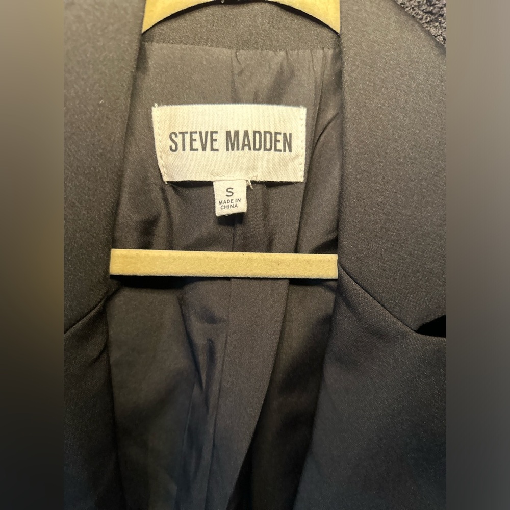 Brand new Steve Madden blazer. Black in color. Size small. - Picture 2 of 6